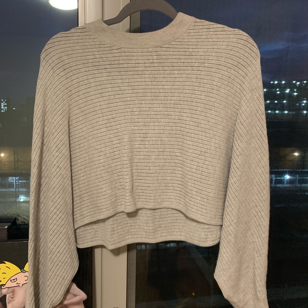Aritzia Wilfred grey crop sweater